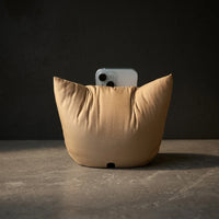 3CHIC The Pillow phone stand in Wood plant-based PLA, Charge type