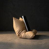 3CHIC The Pillow phone stand in Wood plant-based PLA, made in Dubai