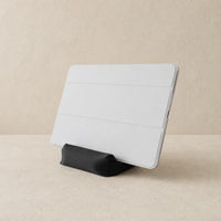 3CHIC The Sofa tablet stand in Black plant-based PLA, Tablet size, holding a tablet