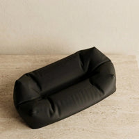 3CHIC The Lounge phone stand in Black plant-based PLA, side view