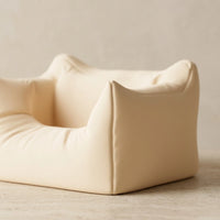3CHIC The Couch phone and earbuds stand in Skin plant-based PLA, side view