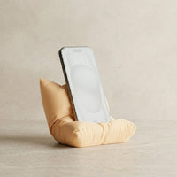 3CHIC The Pillow phone stand in Skin plant-based PLA, side view
