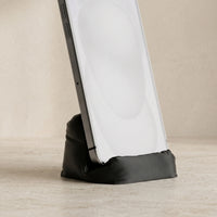 3CHIC The Sofa phone stand in Black plant-based PLA, Phone size, side view