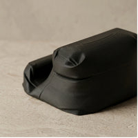3CHIC The Sofa phone and tablet stand in Black plant-based PLA, close-up