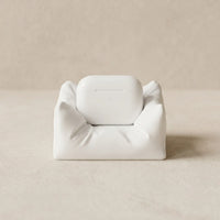 3CHIC The Couch earbuds stand in White plant-based PLA, Earbuds fit, close-up